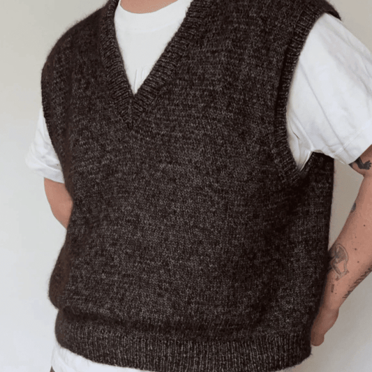 Christoffer Mygind Juul – Aksel V - neck Vest Kit - GAIA - Strikkekit