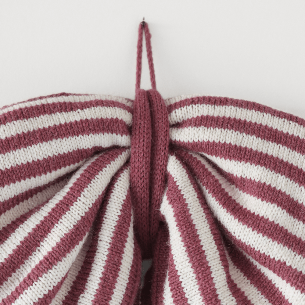 GAIA - Jolly Knitted Bow Kit - Gaia Garn - Strikkekit