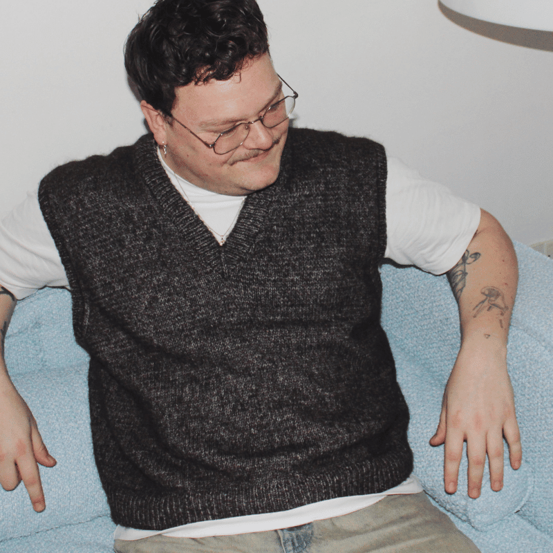 Christoffer Mygind Juul – Aksel V - neck Vest Kit - GAIA - Strikkekit