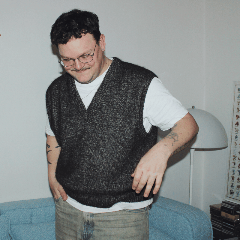 Christoffer Mygind Juul – Aksel V - neck Vest Kit - GAIA - Strikkekit