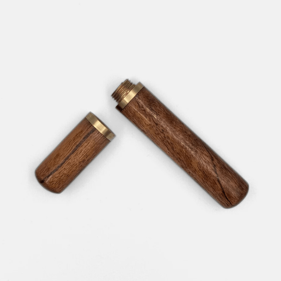 Nåleetui i akacietræ med messinggevind - Gaia Garn - 